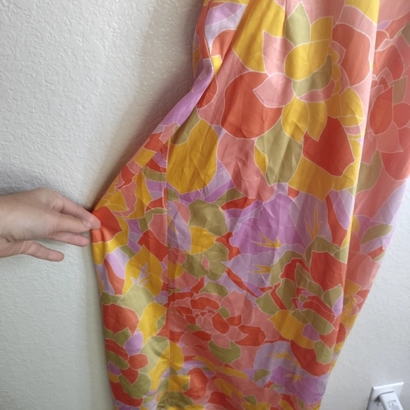 RUNAWAY THE LABEL MINDY MIDI DRESS in Sage Sz M - Picture 5 of 13